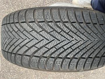 Gommoe invernali pirelli powergy winter 235 55 r18