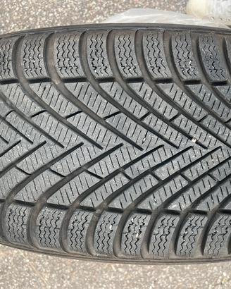 Gommoe invernali pirelli powergy winter 235 55 r18