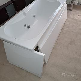 Vasca da bagno con idromassaggio