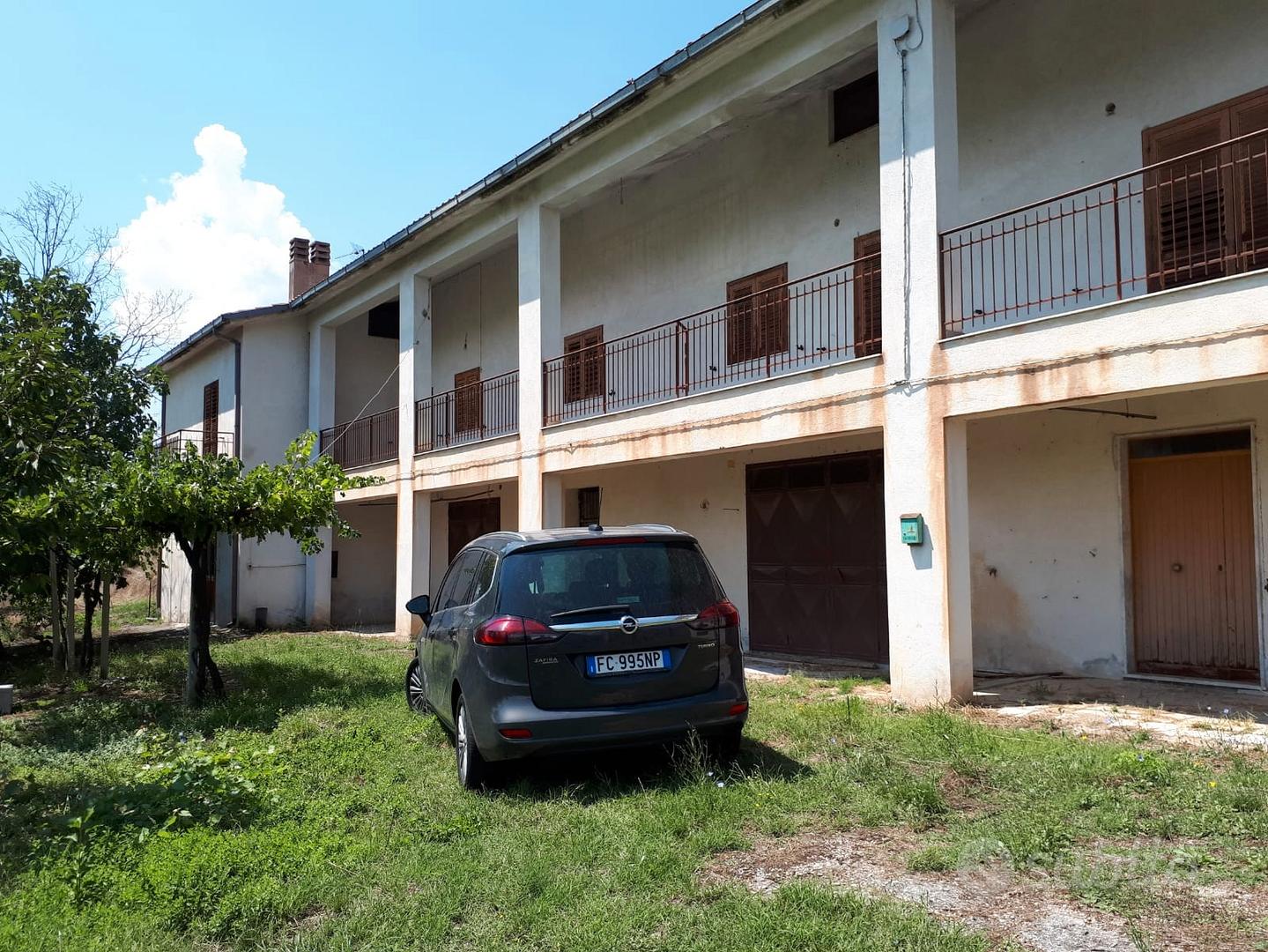 Terreno piu' rustico da ristrutturare - Vista 2