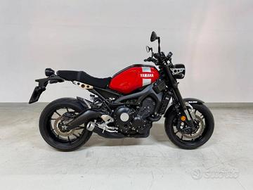YAMAHA XSR 900