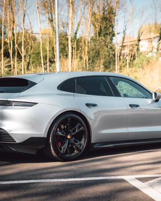 Porsche Taycan GTS Sport Turismo 598cv | Italiana