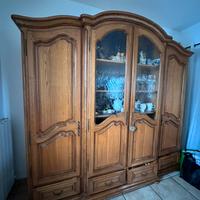 Armadio in noce estera