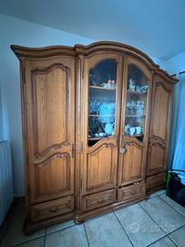 Armadio in noce estera