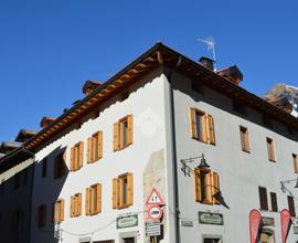 3 LOCALI A PINZOLO