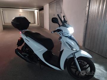 Kymco people s 200 