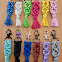 Portachiavi in macramè