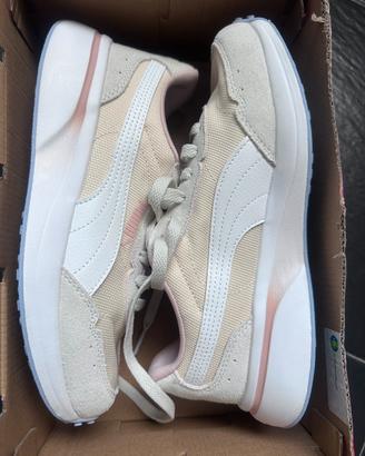 Puma  donna 38,5 sneakers nuove  originali