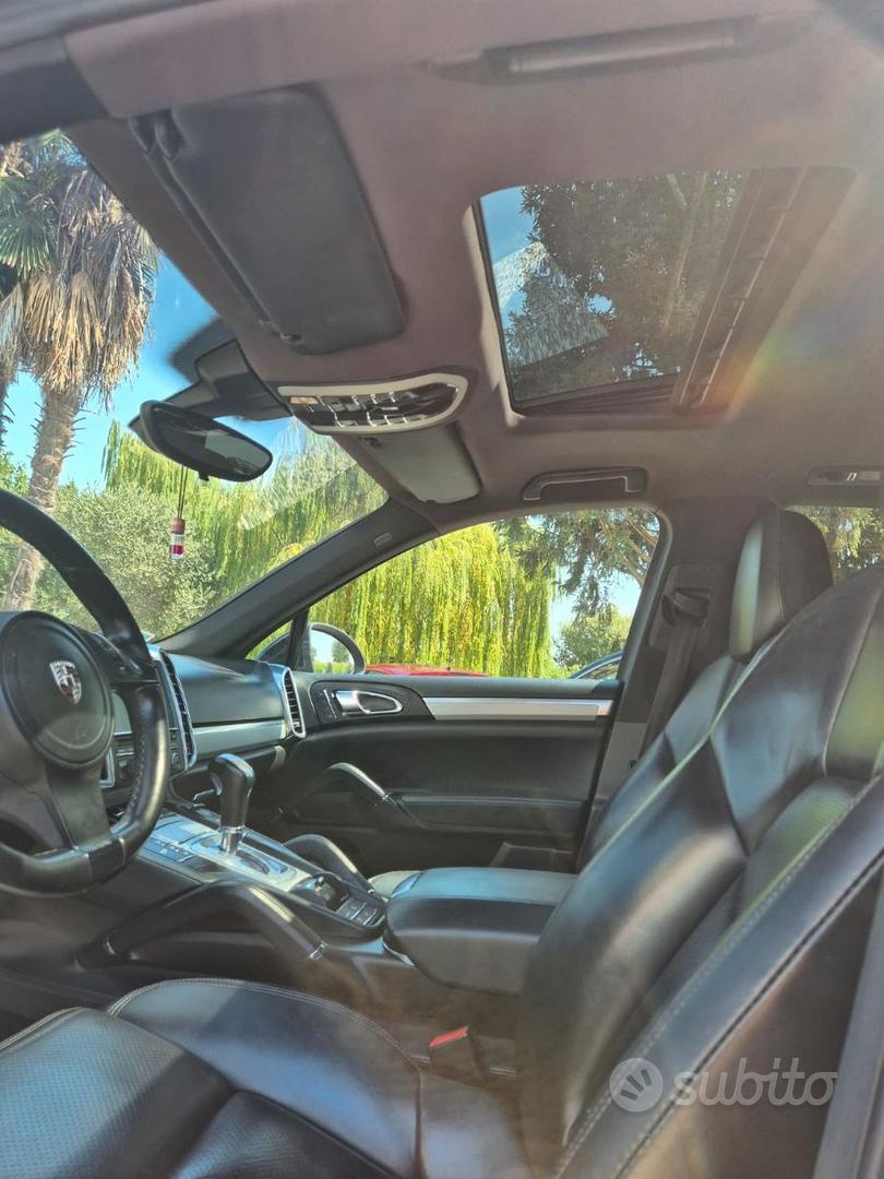 Porsche Cayenne 2010 photo 4
