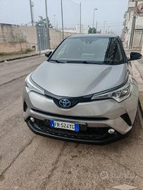 Toyota ch r 1.8 hibryd 