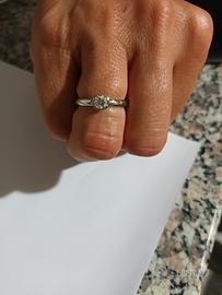 Anello solitario Damiani