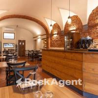 ATTIVITÀ-LICENZA DI RISTORAZIONE