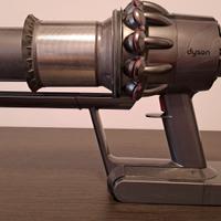 motore dyson v11 non funziona e tasto rosso rotto