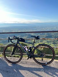 Bici Gravel Focus Atlas