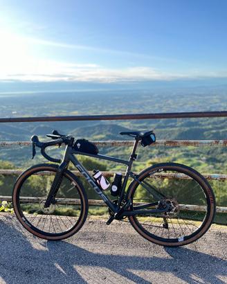 Bici Gravel Focus Atlas