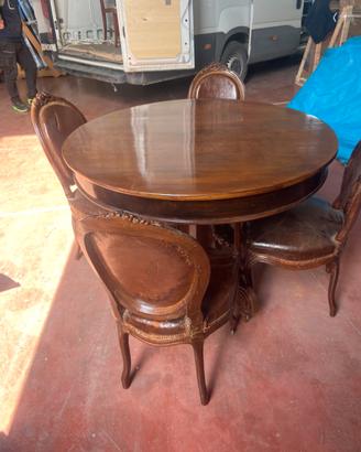 Tavolo tondo 800 a Vivaro Romano (Roma)