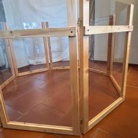 Recinzione in legno e policarbonato per cuccioli