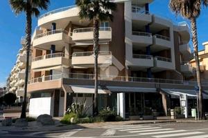 Bilocale con posto auto vicino mare