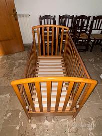 Culla in legno Pali con ruote e cassetto sotto