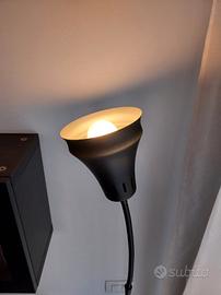 Lampada da terra Ikea nera