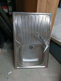 acquaio cucina un pozzetto 