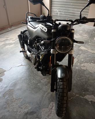Husqvarna svartpilen 401
