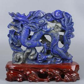 Scultura in lapislazzuli naturale Drago tra le Nuv