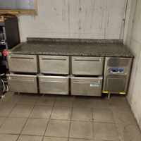 Banco frigo,cappa aspirazione stufa tavolo