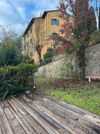 Elegante Villa Fronte Arno in Borgo Storico