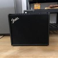 Amplificatore fender per chitarra