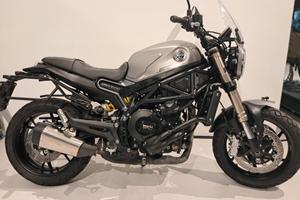 Benelli Leoncino 800