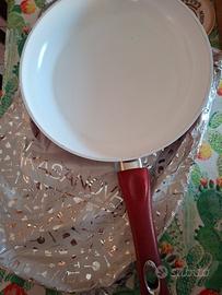 padella aeternum MAI UTILIZZATA 