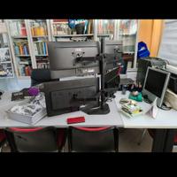 Supporto Braccio con 4 monitor