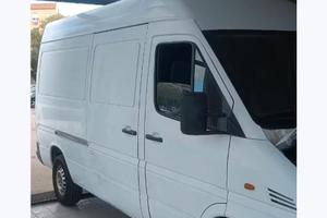 Mercedes sprintr 311cdi con gancio traino