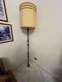 lampada con piantana in marmo