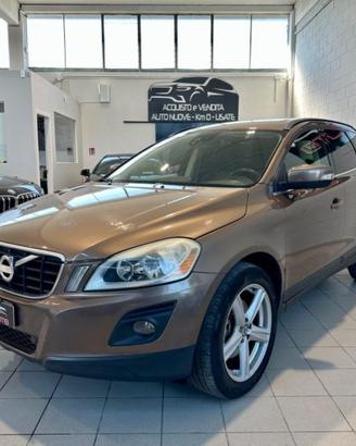 VOLVO XC60 2.4 D AWD Momentum