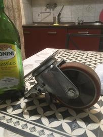 4 ruote girevoli massiccie