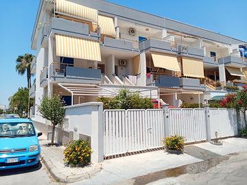 Baia verde a pochi mt dalle spiagge disco