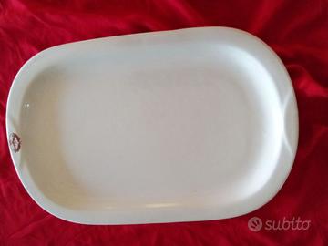 Vassoio ovale da portata in ceramica bianca