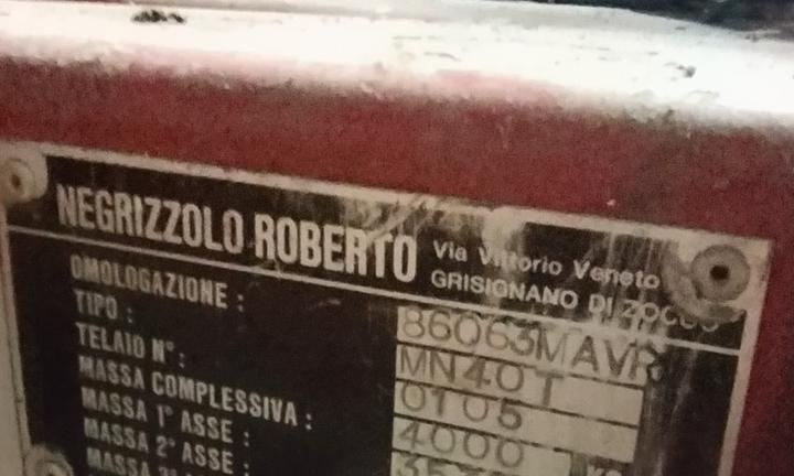 Rimorchio agricolo ribaltabile