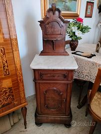 comodino singolo con alzatina