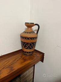 Vaso in terracotta  decorato a mano