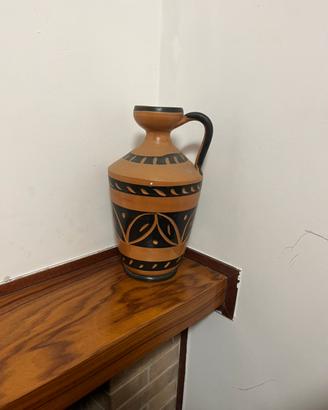 Vaso in terracotta  decorato a mano