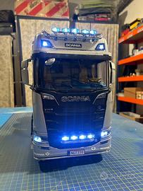Scania motrice tre assi