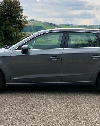 Audi A3 SPB 30 g-tron S tronic Admired