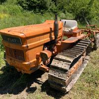 Trattore cingolato Fiat 455 Montagna con aratro