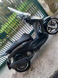 Piaggio Beverly 350