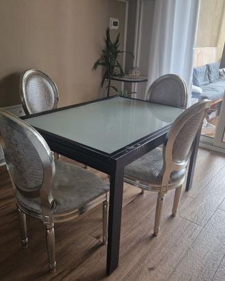 Tavolo allungabile con piano in vetro – moderno