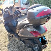 scooter Aprilia Atlantic 250