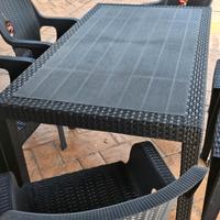 Tavolo Rattan Bianco o Nero 100euro Sedie a parte 